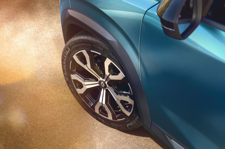 Renault Boreal alloy wheels