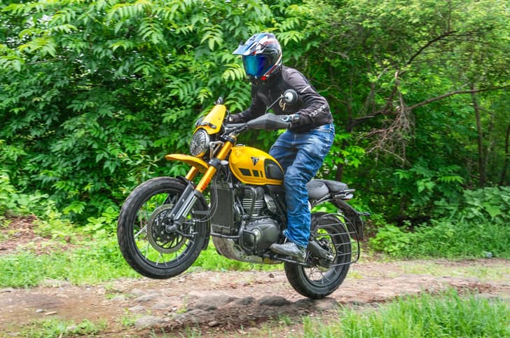 Triumph Scrambler 400 XC front left side off roading shot