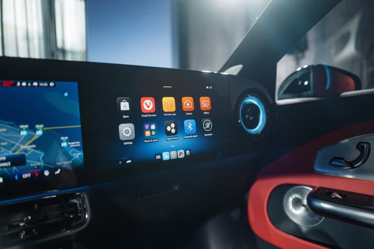 2025 mercedes benz cla shooting brake passenger screen 2025 mercedes benz cla shooting brake in studio