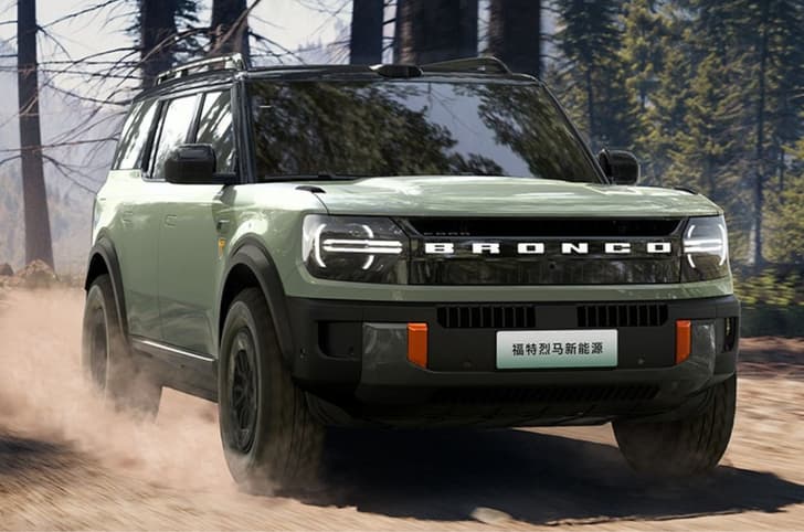 Ford Bronco electric front quarter 