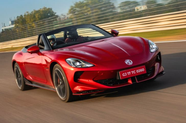 MG Cyberster front quarter tracking 