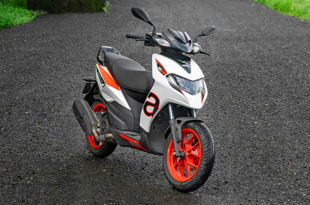 3 reasons to buy the Aprilia SR 175 and 2 to skip