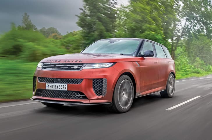 2025 range rover sport sv on road
