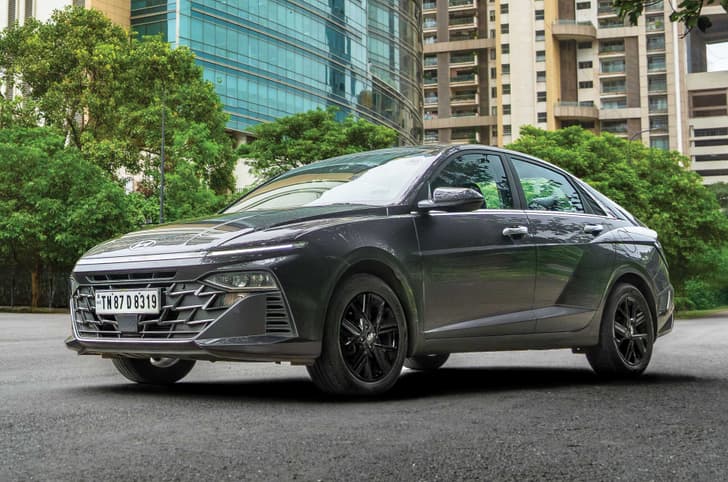 2025 hyundai verna on road