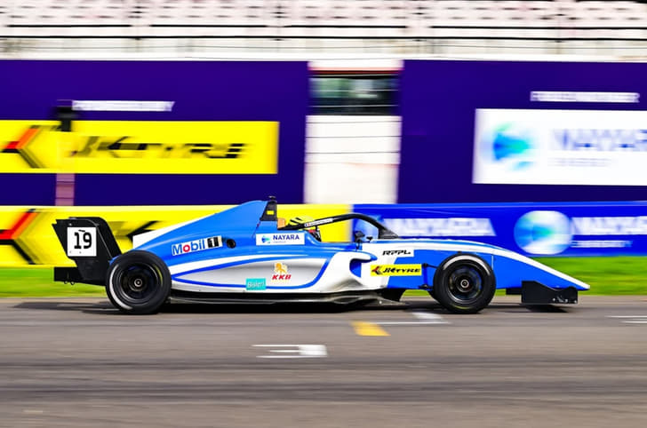 F4 India Sachel Rotge