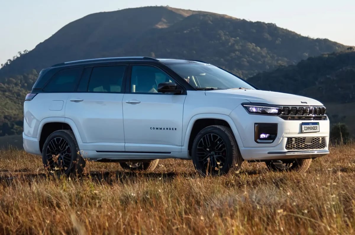 2026 Jeep Commander front right side