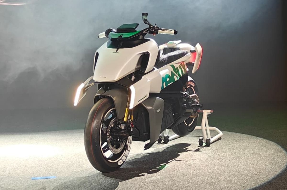 2026 Kawasaki Ninja ZX-6R launched in India at Rs 11.69 lakh