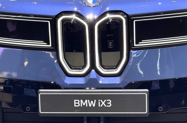 BMW shrinking its grille 