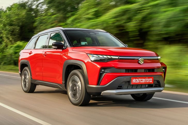2025 maruti suzuki victoris front three quarter tracking 2025 maruti suzuki victoris on road