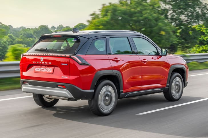 2025 maruti suzuki victoris rear three quarter tracking