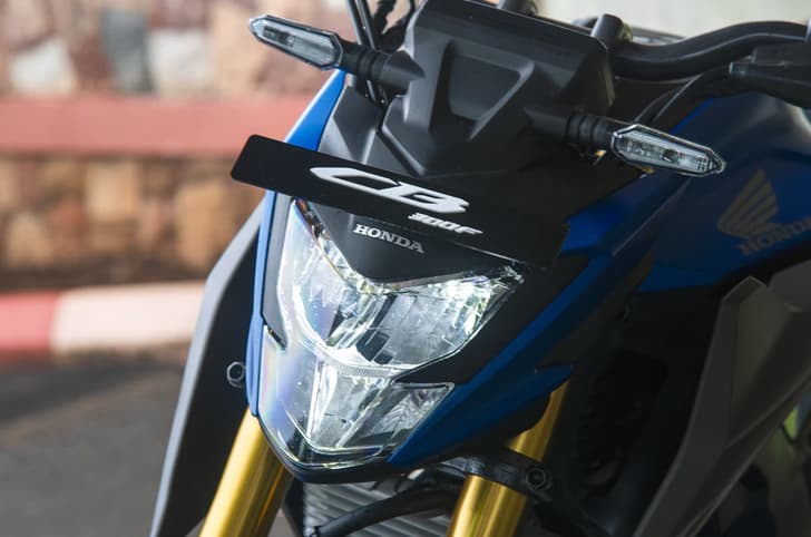 Honda CB300F headlight