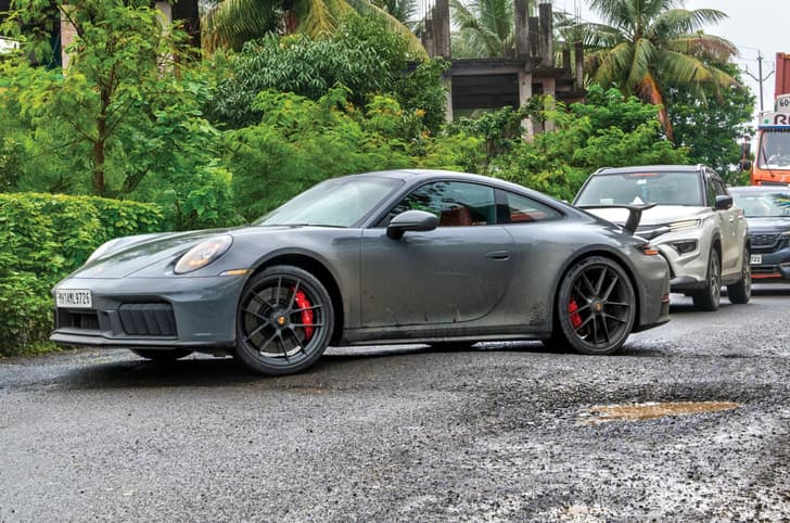 Porsche 911 Carrera 4 GTS ground clearance Porsche 911 Carrera 4 GTS ground clearance