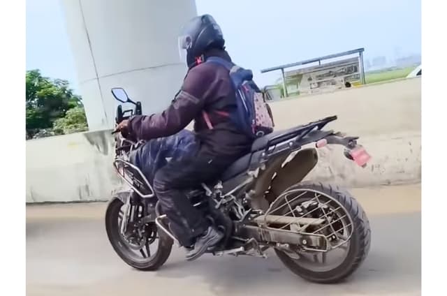 Royal Enfield Himalayan 750 spied, looks production ready