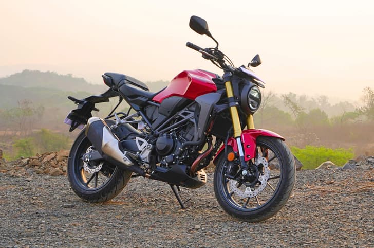 Honda CB300R front right static in field