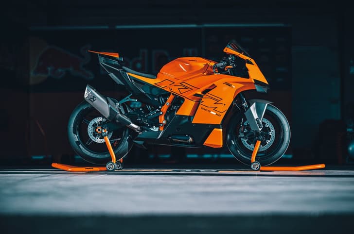 KTM 990 RC R side profile shot on track
