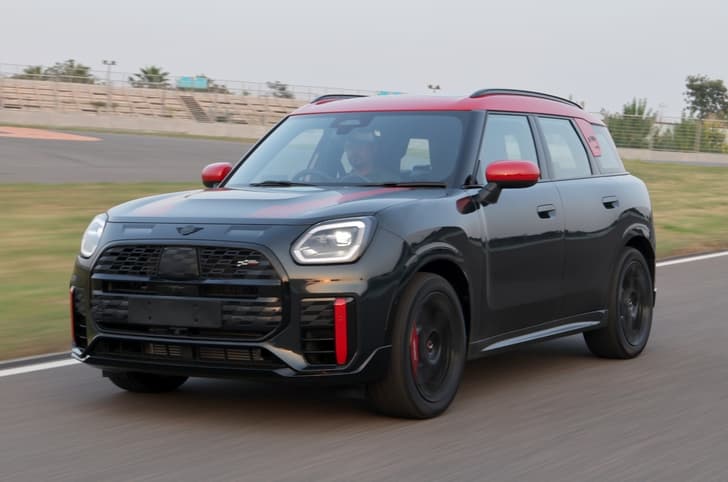 Mini Countryman JCW ALL4 front left side on BIC Mini Countryman JCW ALL4 front left side on BIC