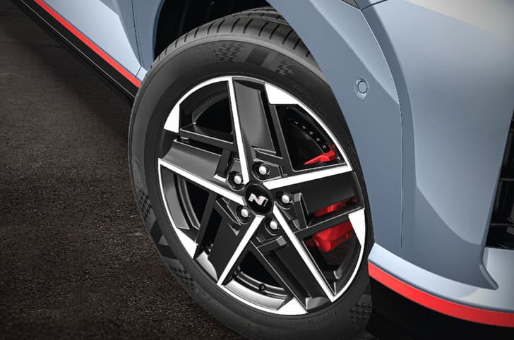 new hyundai venue n line alloy wheel new hyundai venue n line in studio