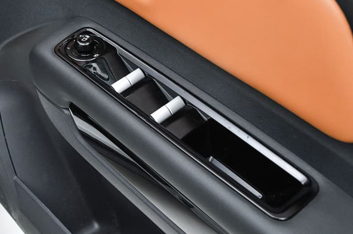 Citroen Basalt X power windows