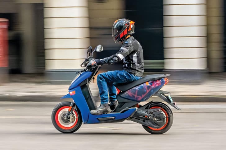 Ather 450 Apex side pan shot