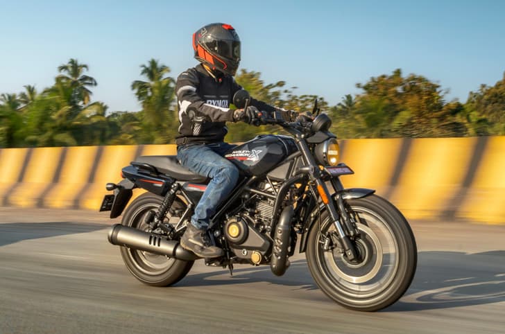 Harley-Davidson X440 T tracking shot on the highway