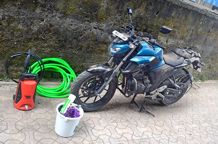 How to correctly clean your two-wheeler