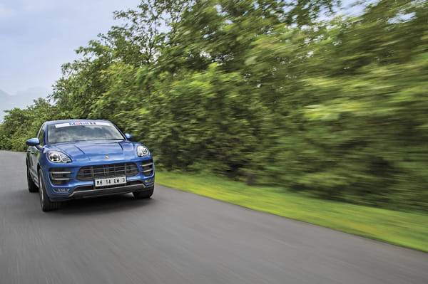 Mobil 1 Great car great road: Porsche Macan