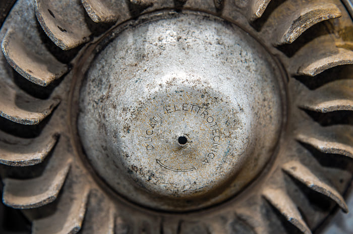 1962 Lambretta Li 150 vs 2018 Aprilia SR 150 instrument cluster