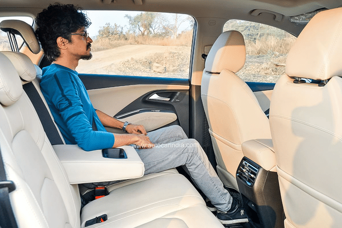 MG Hector Plus: 3 reasons to buy, 3 not to