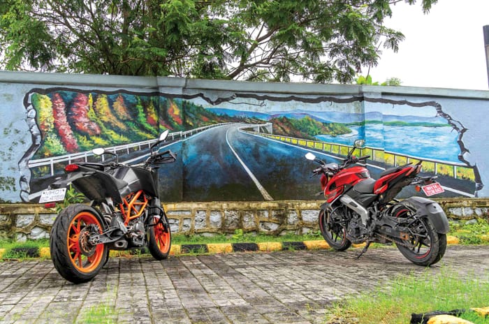 Pulsar NS 400Z Vs 390 Duke Gen 1: New school meets the school