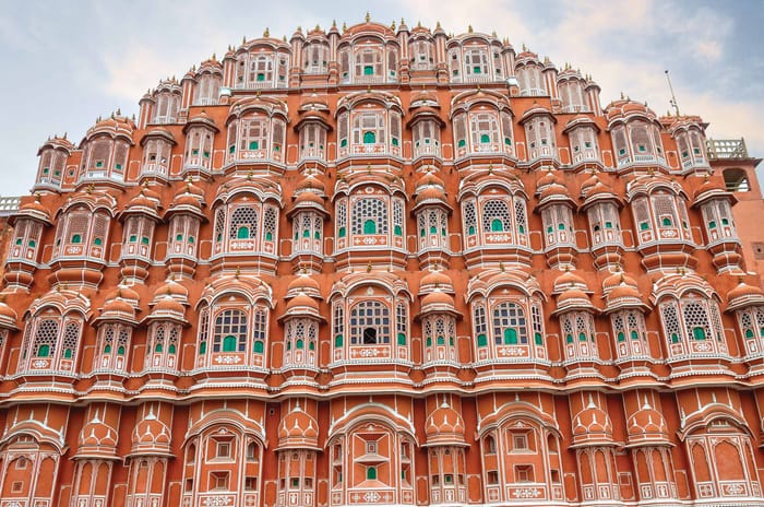 Volvo C40 Recharge V/S The Elements