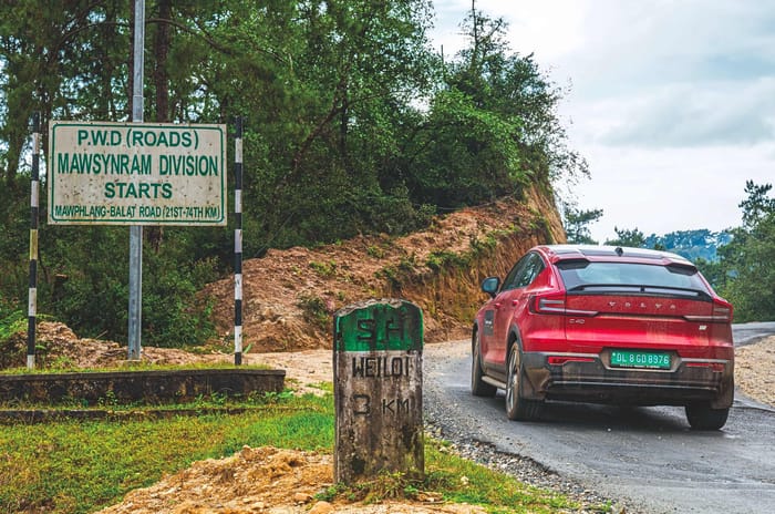 Volvo C40 Recharge V/S The Elements