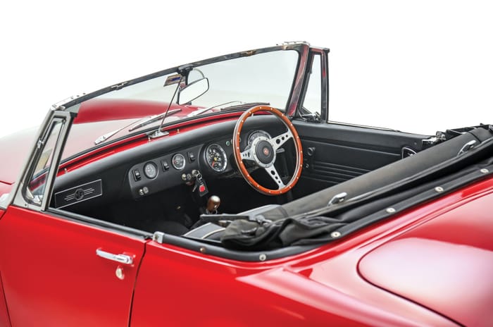 MG Comet vs Midget: When size is everything