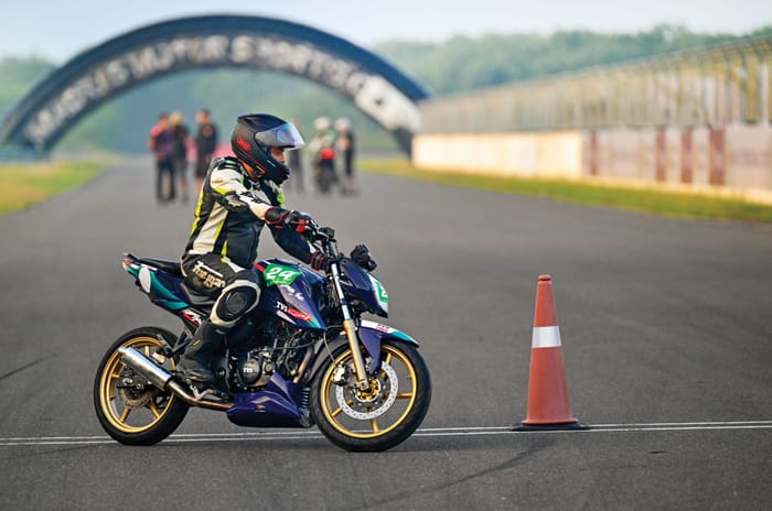 California Superbike School experience aboard a KTM RC 390