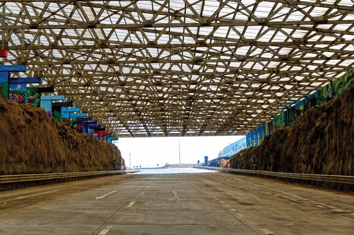 Blasting down the Mumbai-Nagpur expressway's Igatpuri Tunnel in a Mercedes AMG S 63