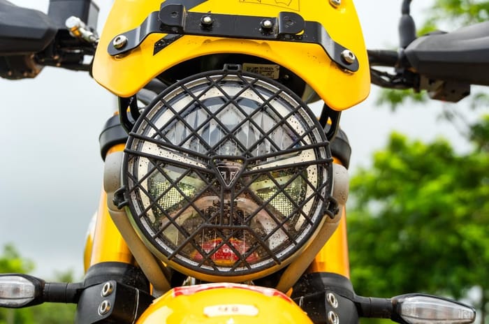 Triumph Scrambler 400 XC headlight