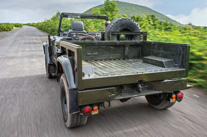 Kia KM450 army truck driven: Kia's real badass