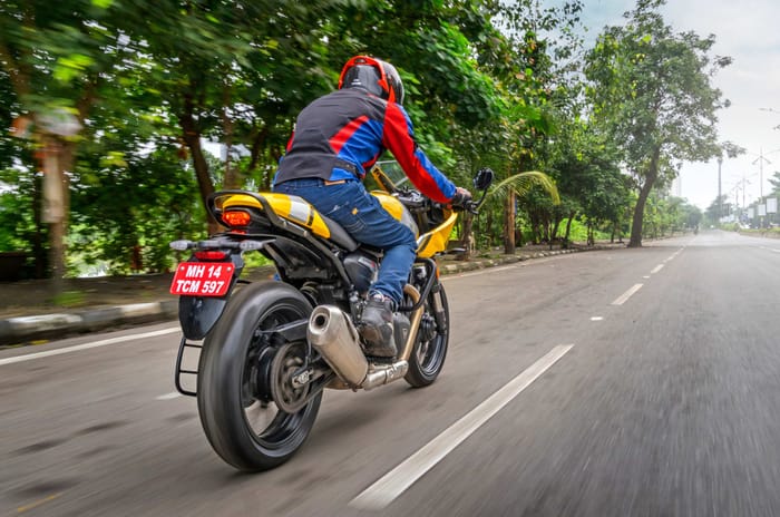 Triumph Thruxton 400 performance tested and explained