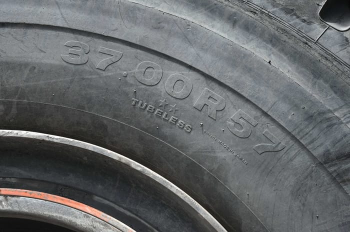 Driving a hybrid V16 mine truck: How to move a mountain