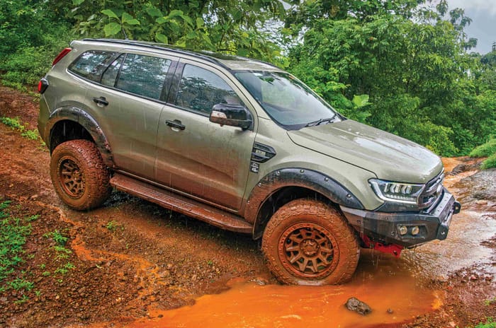 Off roading modern classic SUVs: old school cool
