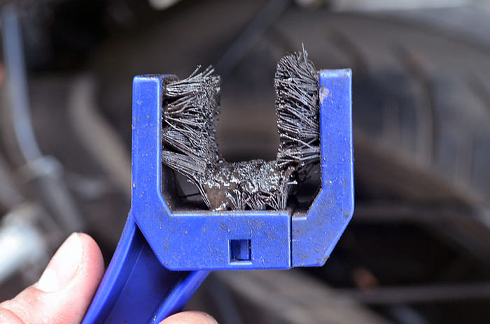 How to correctly clean and lube your chain