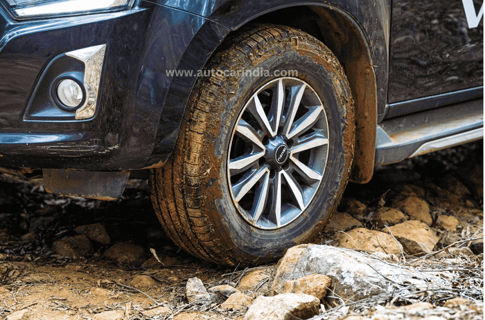 Feature: Testing Vredestein's new tyres on a BMW X5 and Isuzu D-Max