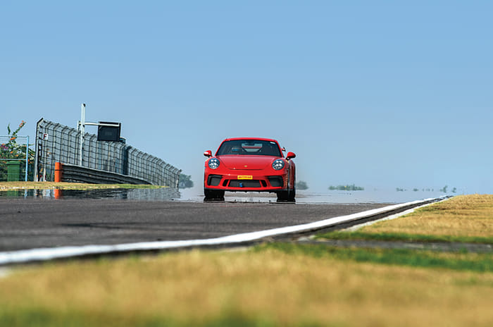 Porsche 911 GT3 BIC lap record Karthikeyan