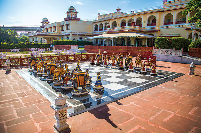 Audi Q8: Routes Of Revival - Desert Rose