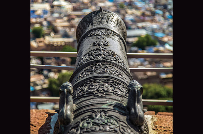 Audi Q8: Routes Of Revival - Desert Rose