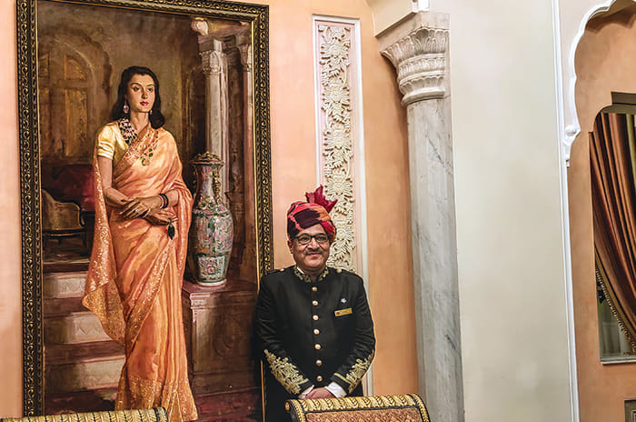 Audi Q8: Routes Of Revival - Desert Rose