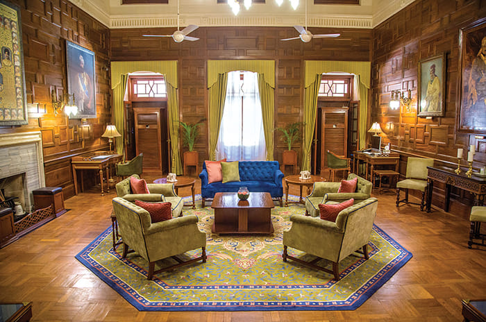 Audi Q8: Routes Of Revival - Desert Rose