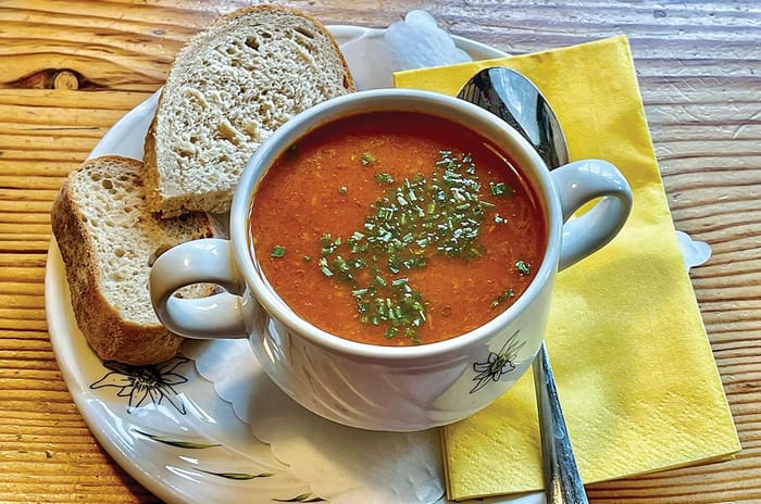 Alpine escape with the Audi Q5 Sportback hybrid