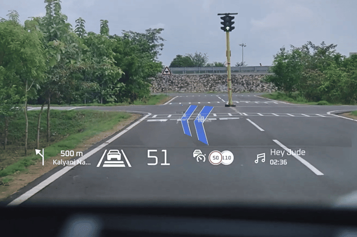 mahindra be 6 heads up display