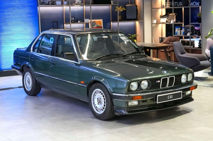 BMW 3 Series e30 exterior