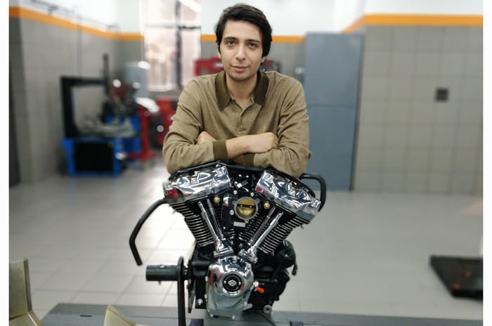 Disassembling and reassembling the Harley-Davidson Milwaukee-Eight engine